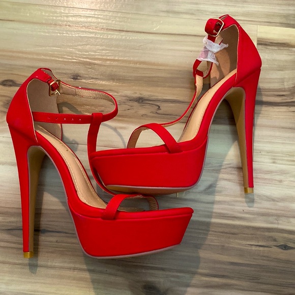 Liliana red heels - Picture 2 of 3